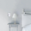Imagem de 300Mbps Wi-Fi Range Extender com tomada de energia